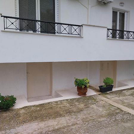 Nav Apart, Salamina Paloukia Exterior photo